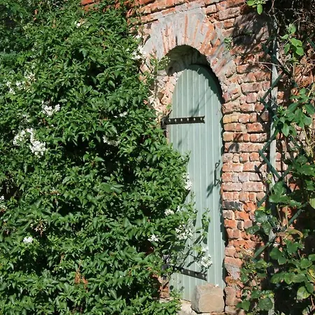 Bed and Breakfast D'hotes & La Chatellenie