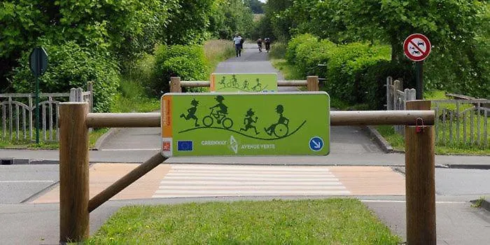 D'hotes & La Chatellenie Bed & Breakfast 3*